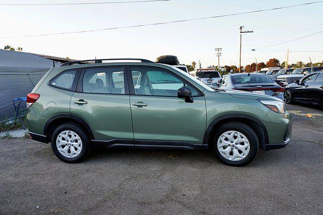 2021 subaru forester base