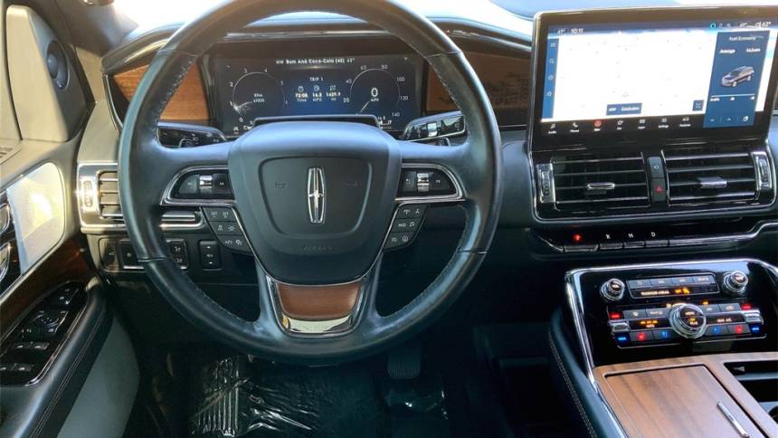 2022 lincoln navigator l black label