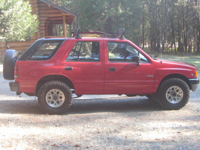 red clean runs great looks great low mileage 4x4 nice interior alpine stereo