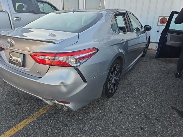 2020 toyota camry se