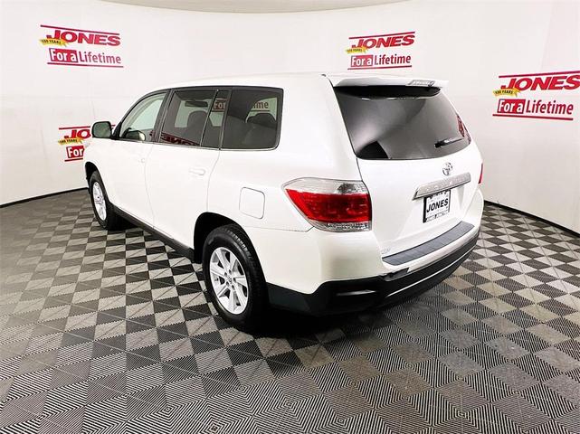 2013 toyota highlander base plus