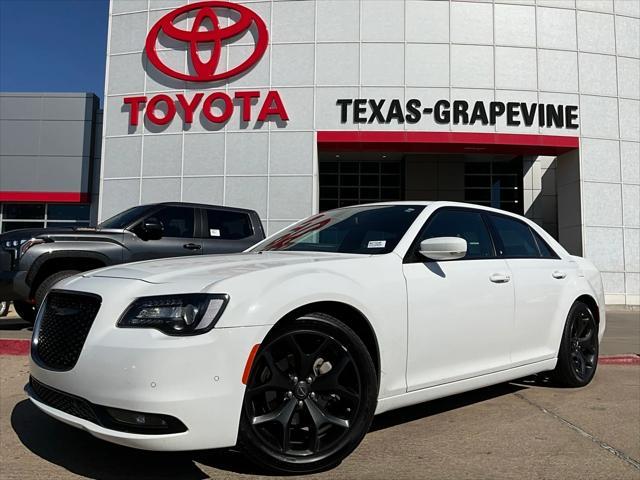 2022 chrysler 300 s