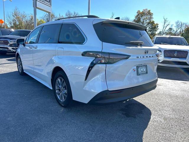 2023 toyota sienna xle