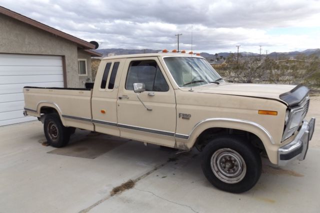 1986 ford f-250 xlt, not lariat!