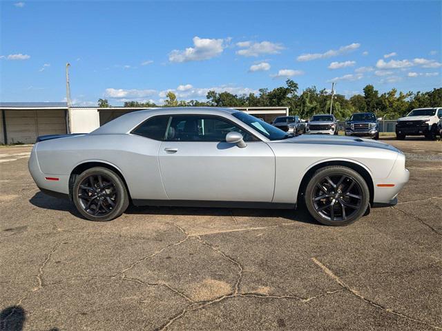 2023 dodge challenger sxt