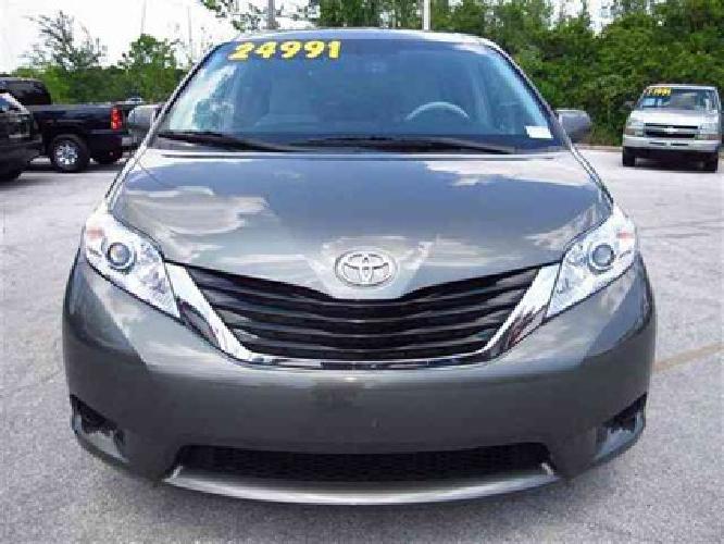 2011 toyota sienna le in pinellas park, fl