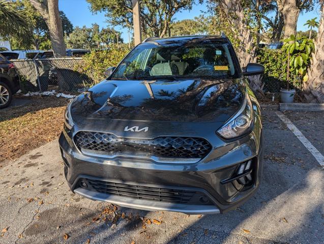 2022 kia niro lxs
