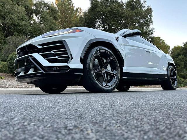 2019 lamborghini urus sport utility 4d