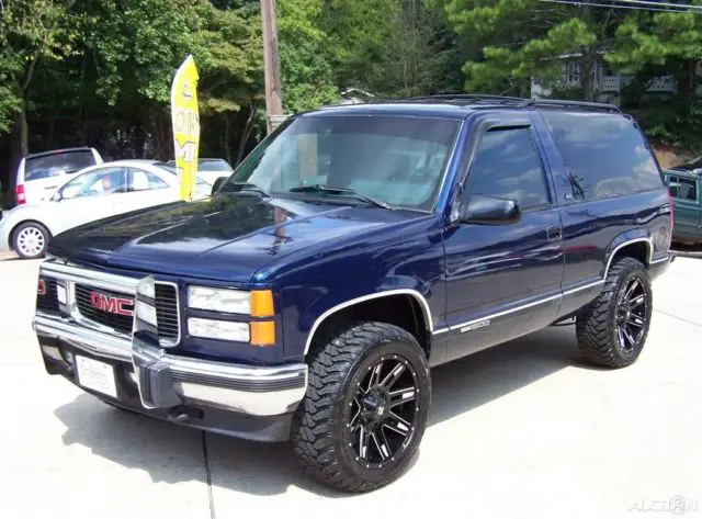 a sharp solid southern cold ac 20s fuel inj 4wd compare 2 chevrolet chevy tahoe