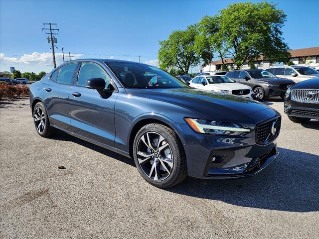 2024 volvo s60 b5 plus dark theme