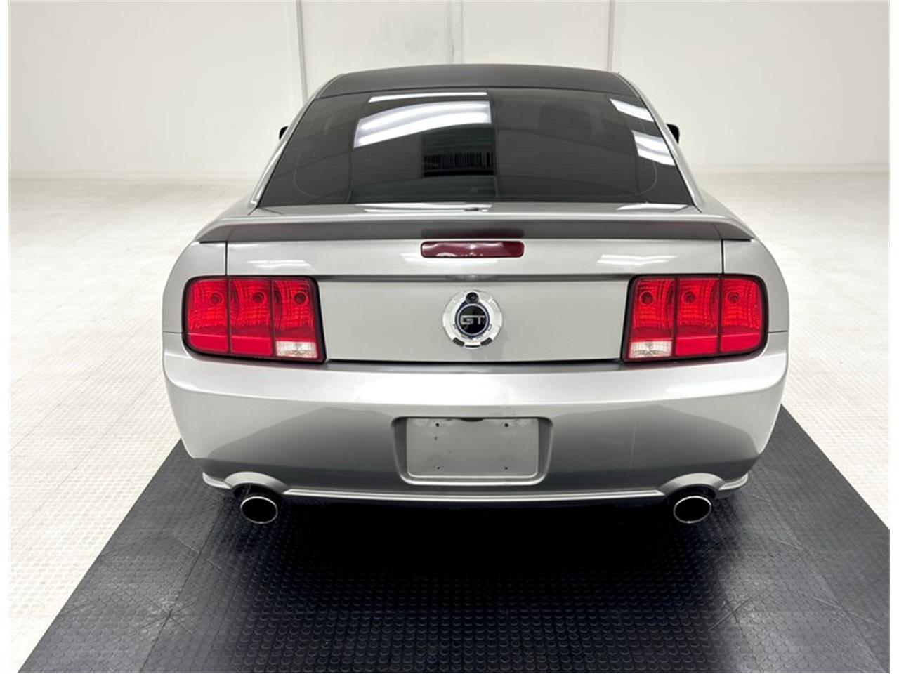 2008 ford mustang