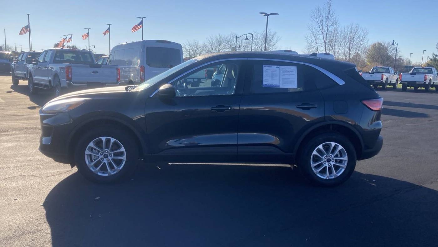 2022 ford escape se