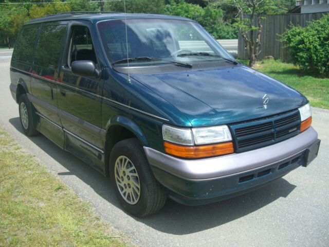 1994 dodge caravan wheel chair side ramp handicap mobility van. only 59091 miles