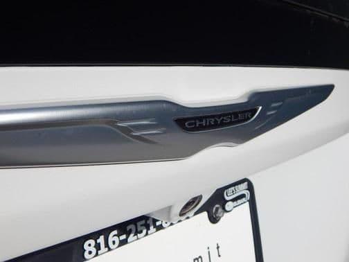 2022 chrysler voyager lx in lees summit, missouri