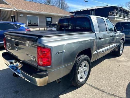 2011 dodge dakota laramie 4x4 crew cab 5.3 ft. box 131.3 in. wb in lisbon, iowa