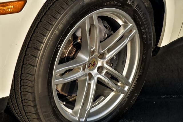 2021 porsche macan base