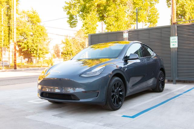 2023 tesla model y long range