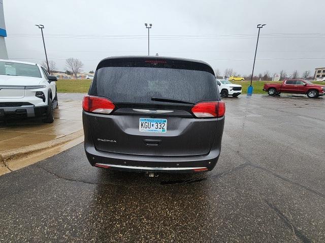 2017 chrysler pacifica touring-l