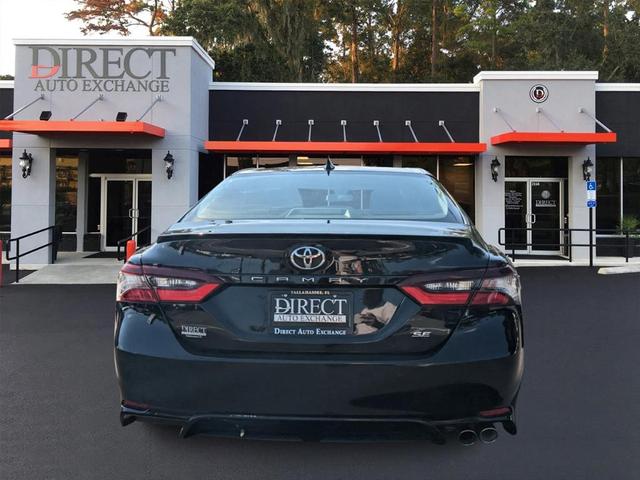 2021 toyota camry se