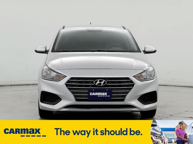 2019 hyundai accent se