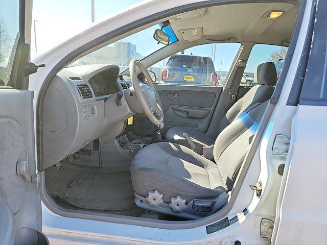 2004 kia rio base