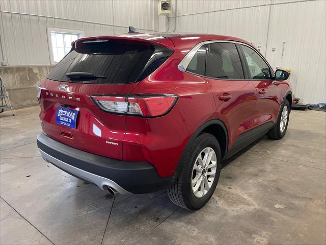 2022 ford escape se