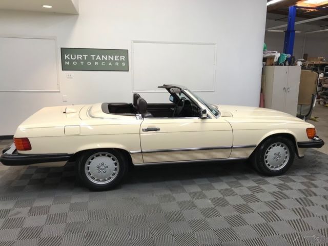 1986 mercedes benz 560 sl convertible. low mileage original car. clean carfax