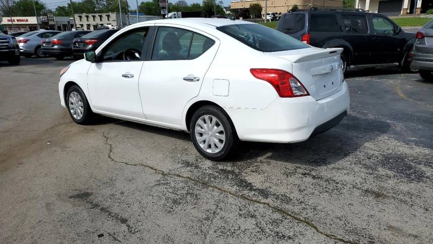 2018 nissan versa sv