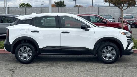 2025 Nissan Kicks
