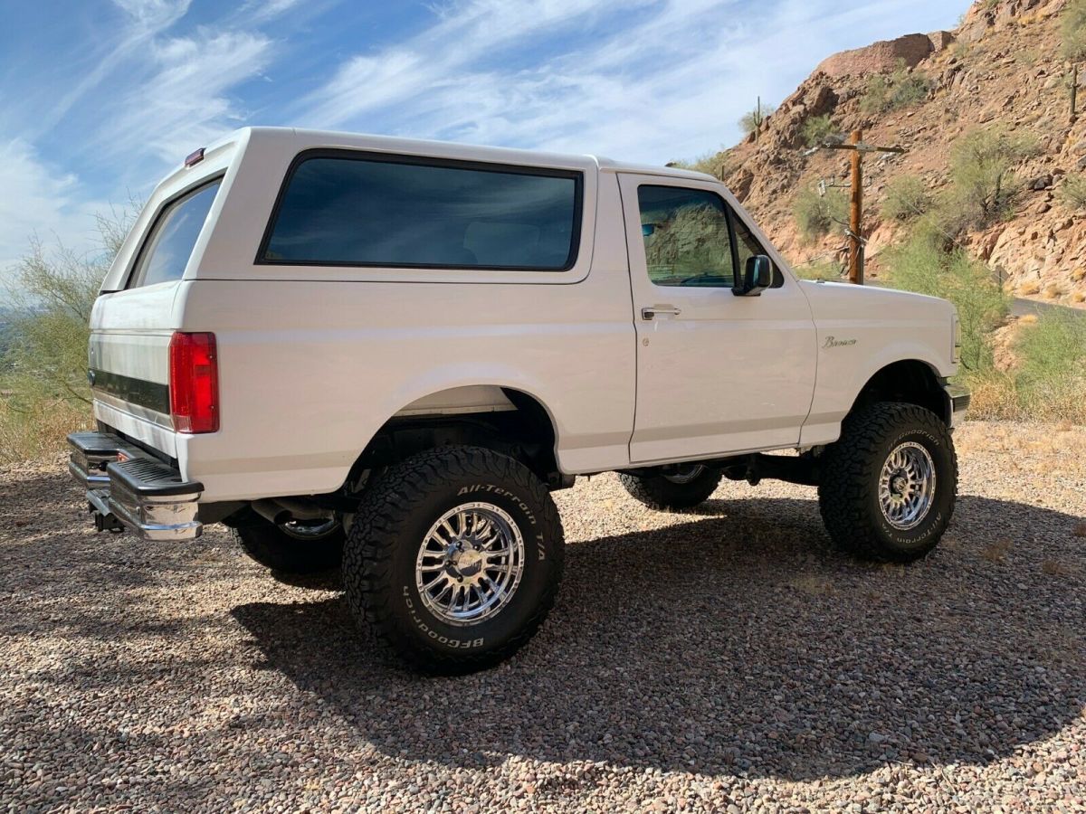 1992 ford bronco ....(one of a kind)!!!!
