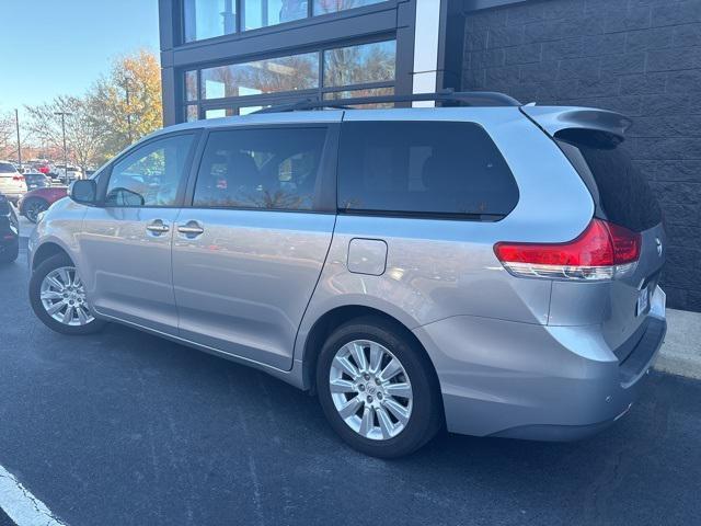 2014 toyota sienna limited