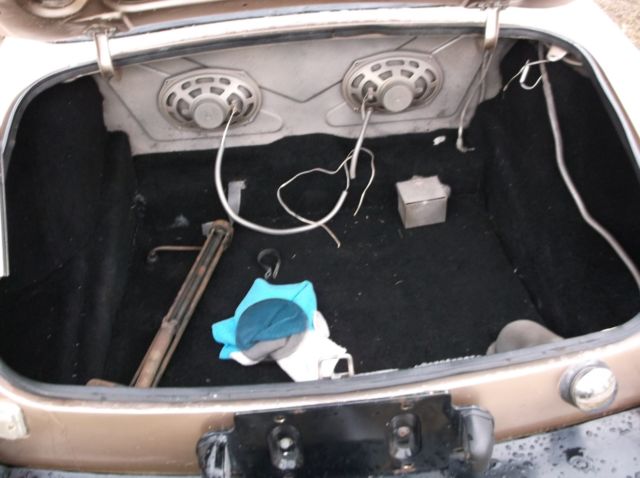 1980 mgb...true garage find....no rust...runs