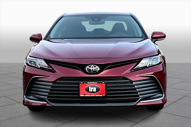 2022 toyota camry le