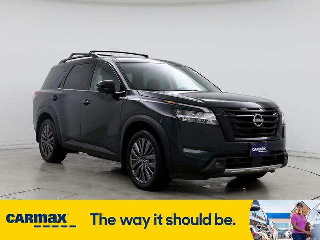 2023 nissan pathfinder sl