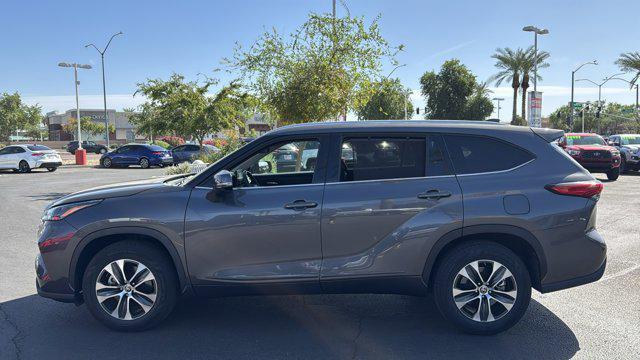 2022 toyota highlander xle