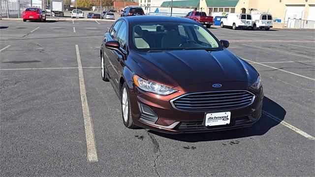 2019 ford fusion hybrid se