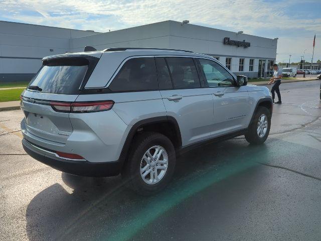 2023 jeep grand cherokee laredo