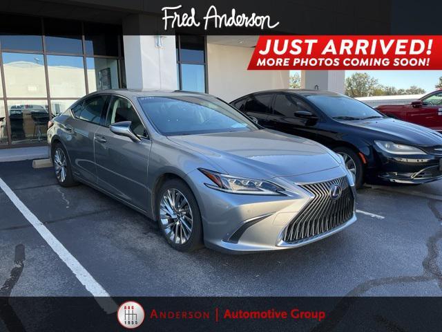 2019 lexus es 300h ultra luxury