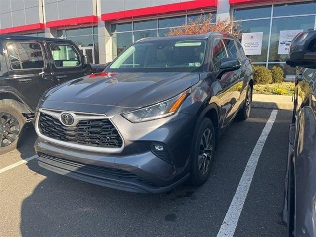 2021 toyota highlander xle