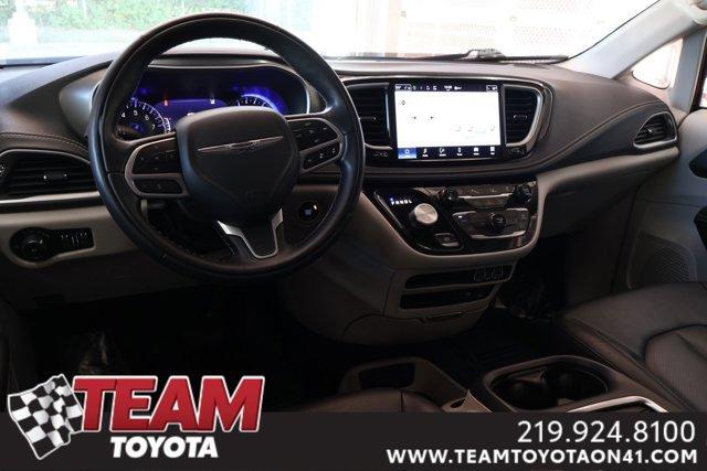 2022 chrysler pacifica touring-l