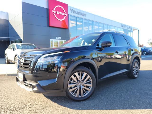 2023 nissan pathfinder sl