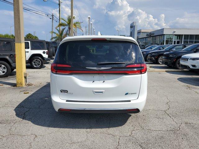 2022 chrysler pacifica hybrid touring l