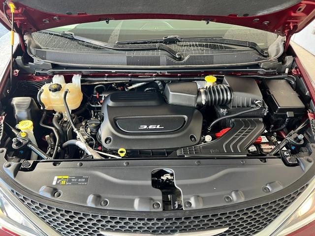 2018 chrysler pacifica touring-l plus