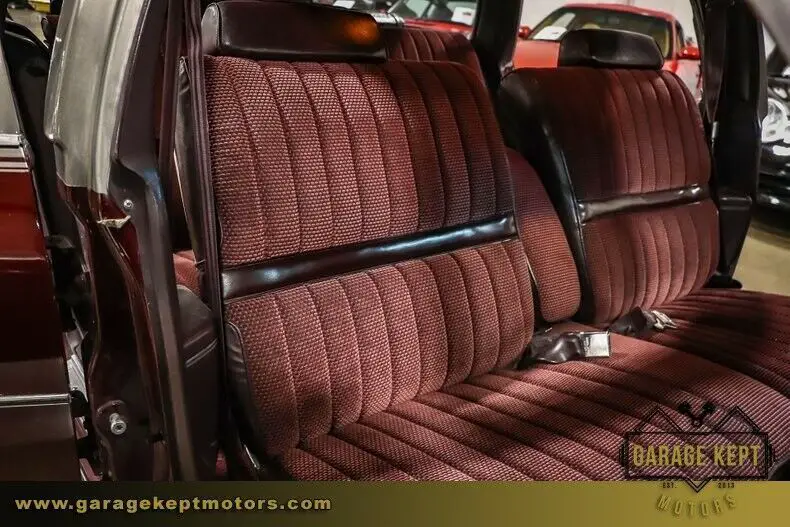 1986 oldsmobile custom cruiser wagon red/silver station wagon 5.0l v8 40456 mile