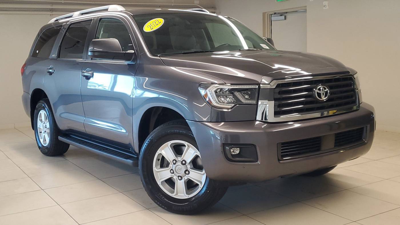 2022 toyota sequoia sr5