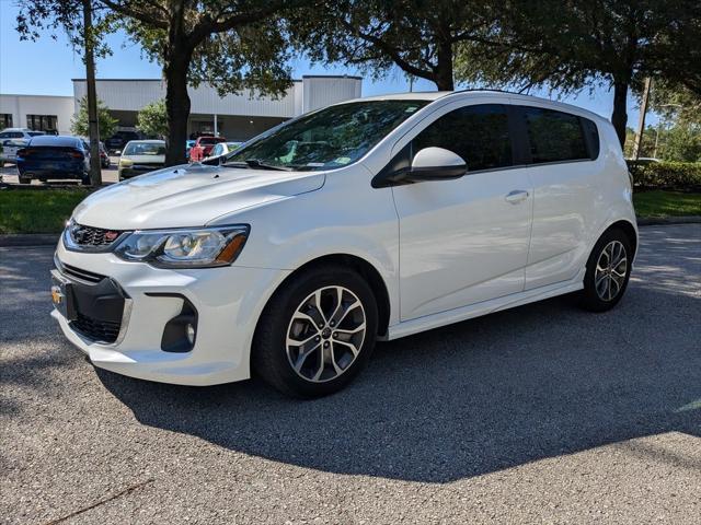 2020 chevrolet sonic fwd hatchback lt 5-door