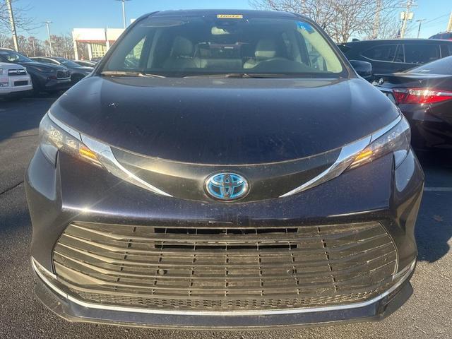 2024 toyota sienna xle