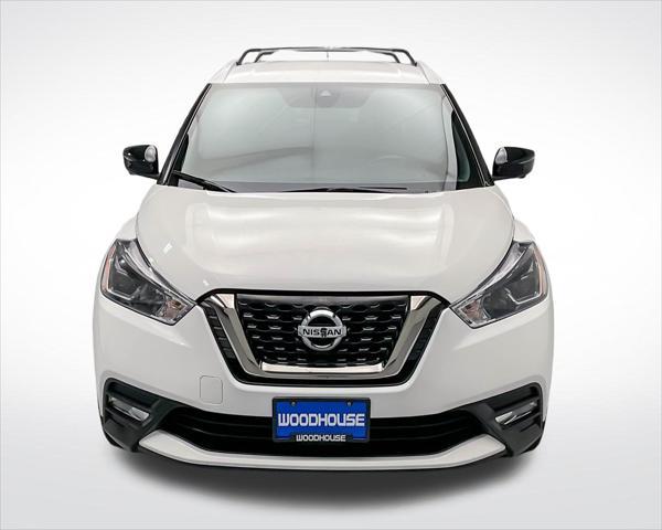 2020 nissan kicks sr