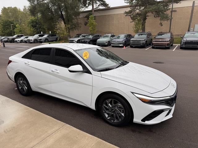2024 hyundai elantra sel