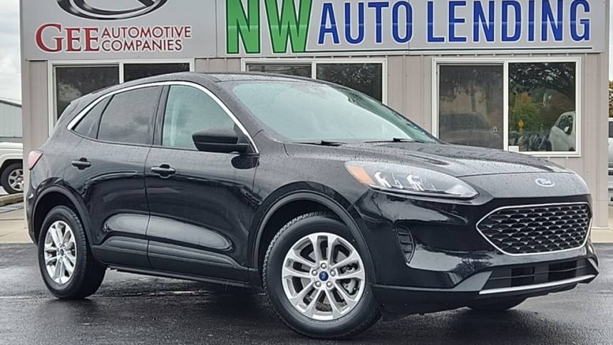 2022 ford escape se